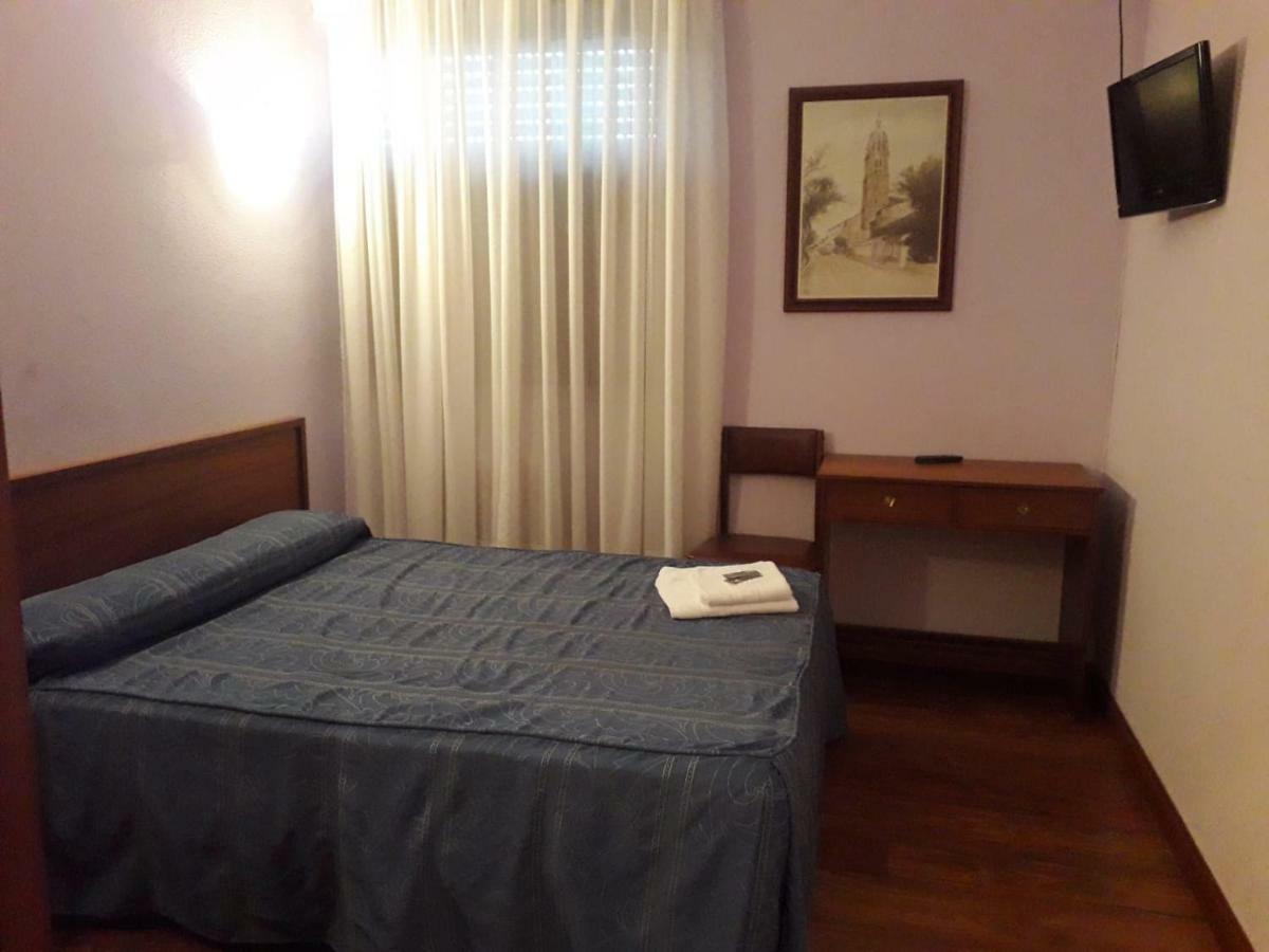 Hostal Ezequiel Los Arcos Ngoại thất bức ảnh