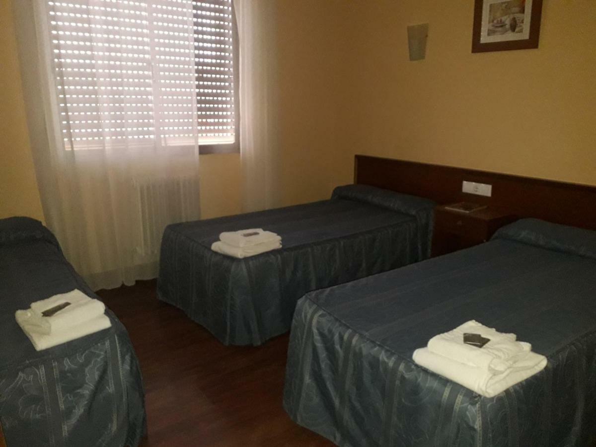 Hostal Ezequiel Los Arcos Ngoại thất bức ảnh